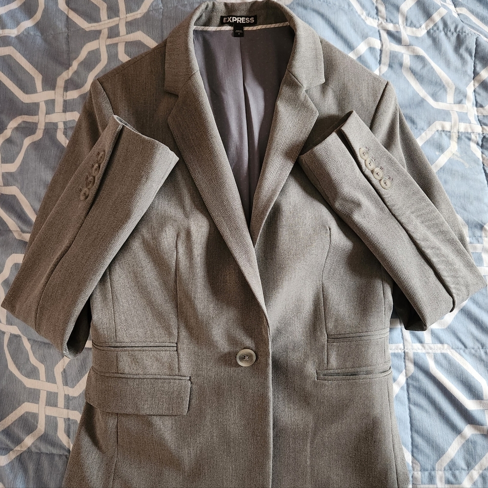Express 506587 One Button Blazer Gray, Size 4 (S) 3/4 Sleeve - LIKE NEW